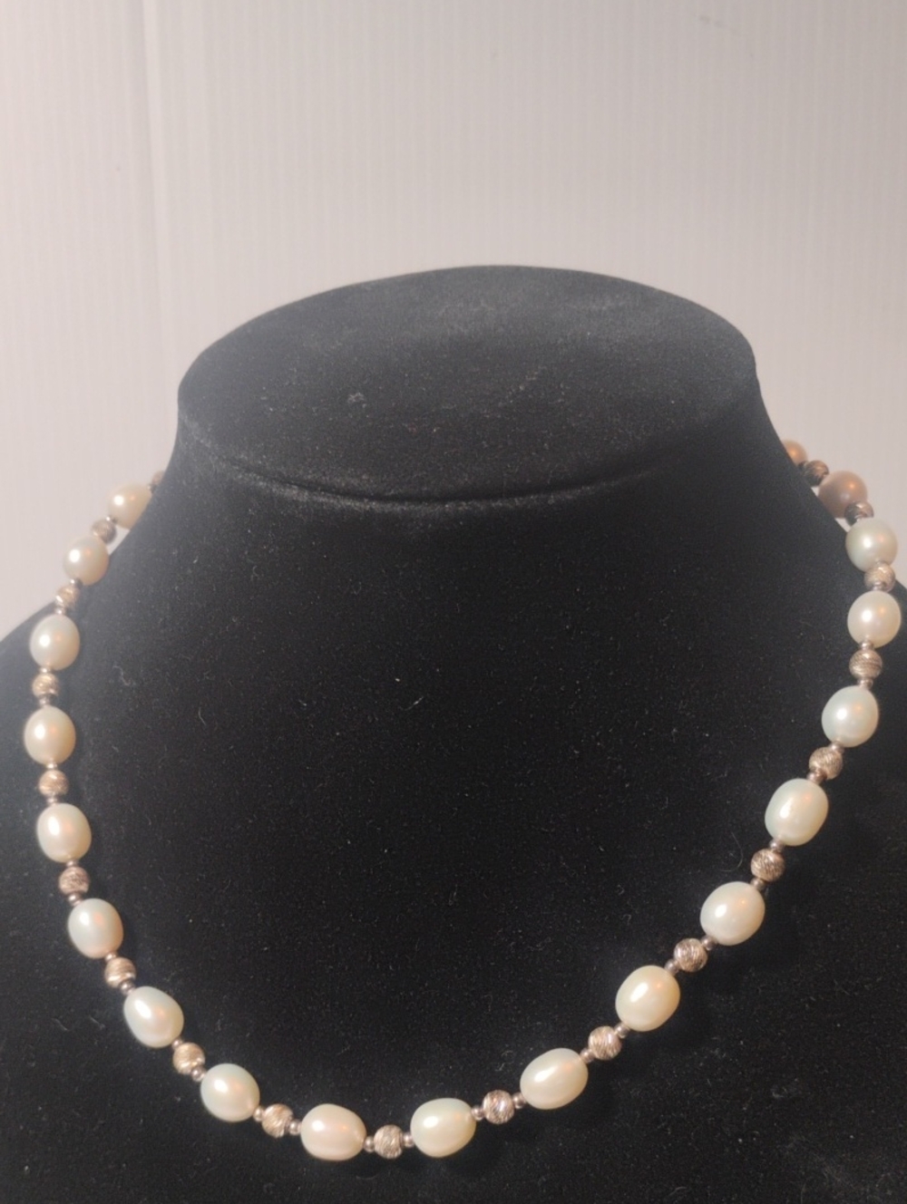 925 Stamped Sterling Vintage Freshwater Pearl and Gold Bead Necklace - Cream/Gld